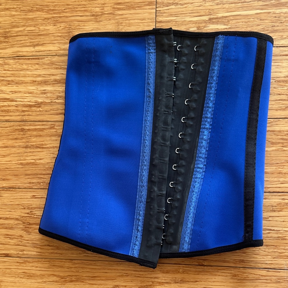 Ann Chery Black Waist Trainer